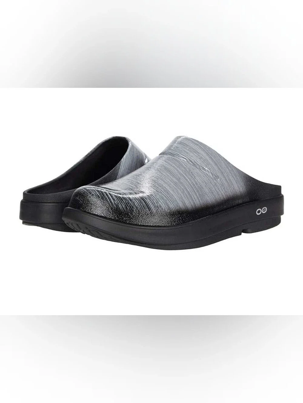 OOFOS OOcloog Luxe Recovery Clogs Gray Stripe Women's 9 Men's 7